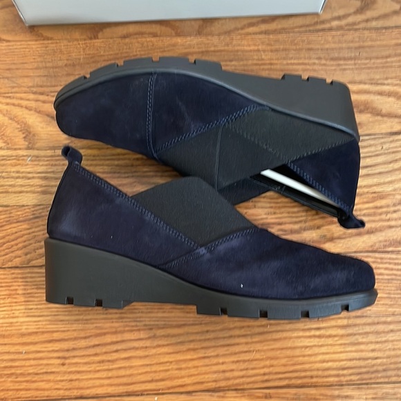 The Flexx Suede Cross-Band Slipon Shoes‎ Cross Town Blue size 9M NWT Wedge - Picture 3 of 12